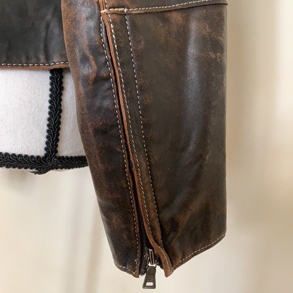 Ladie’s Weathered Leather Jacket - Picture 6 of 12
